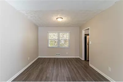 633 Larchmont Circle NW, Atlanta, GA 30318 - Photo 8