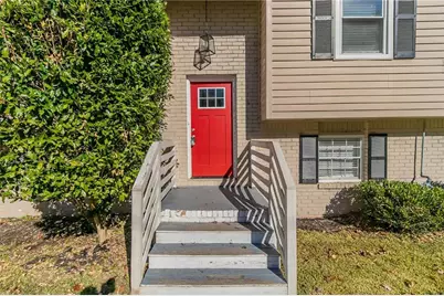 633 Larchmont Circle NW, Atlanta, GA 30318 - Photo 4