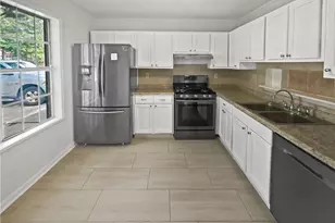 4727 Garden Hills Dr, Stone Mountain, GA 30083 - Photo 6