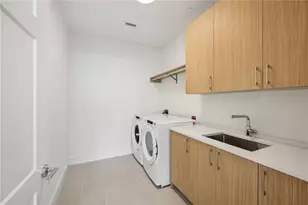 2425 Peachtree Rd NE, Atlanta, GA 30305 - Photo 10