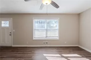 4412 Rustic Wood Dr, Stone Mountain, GA 30083 - Photo 4