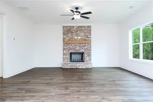 1020 Cottonwood Ln, Loganville, GA 30052 - Photo 2