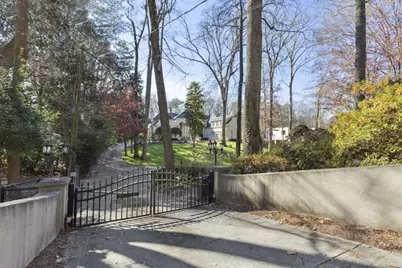 712 W Paces Ferry Road, Atlanta, GA 30327 - Photo 2