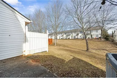 5547 Strathmoor Manor Circle, Lithonia, GA 30058 - Photo 16