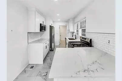 136 Victor Circle NW, Atlanta, GA 30314 - Photo 10