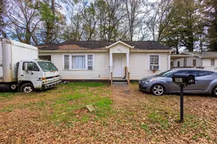 241 E Killian St, Canton, GA 30114 - Photo 2
