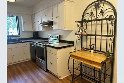 1063 Riverbend Club Drive SE, Atlanta, GA 30339 - Photo 8