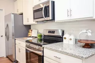 1202 Sugarloaf Run Dr, Lawrenceville, GA 30043 - Photo 10