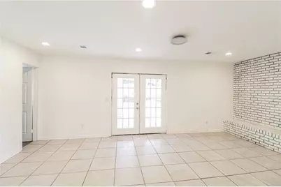 2330 Lago Drive, Jonesboro, GA 30236 - Photo 4