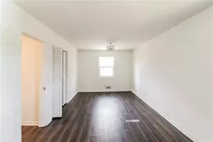 2330 Lago Dr, Jonesboro, GA 30236 - Photo 10