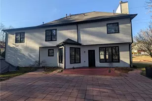 3442 Fox Hollow Dr, Marietta, GA 30068 - Photo 4