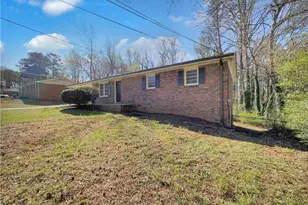 3686 Sweetbriar Cir, Lithia Springs, GA 30122 - Photo 8