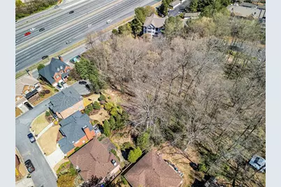 1734 Summit Glen, Atlanta, GA 30329 - Photo 4