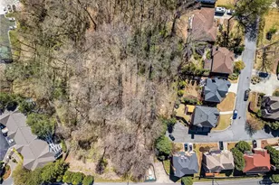 1734 Summit Glen, Atlanta, GA 30329 - Photo 12