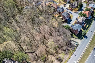 1734 Summit Glen, Atlanta, GA 30329 - Photo 14