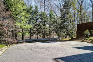 1734 Summit Glen, Atlanta, GA 30329 - Photo 8