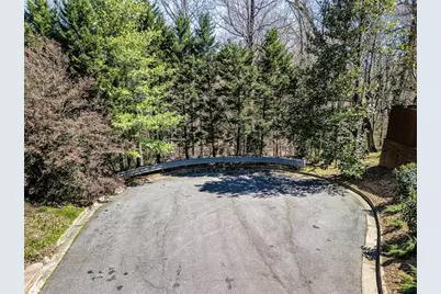 1734 Summit Glen, Atlanta, GA 30329 - Photo 10