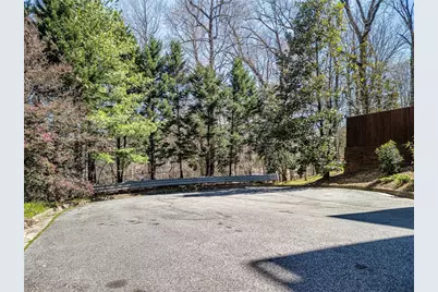 1734 Summit Glen, Atlanta, GA 30329 - Photo 6