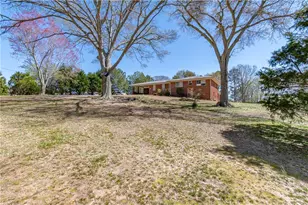 3929 Perry Ln, Flowery Branch, GA 30542 - Photo 4