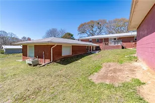 3929 Perry Ln, Flowery Branch, GA 30542 - Photo 6