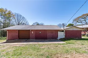 3929 Perry Ln, Flowery Branch, GA 30542 - Photo 12