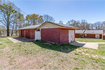 3929 Perry Lane, Flowery Branch, GA 30542 - Photo 14