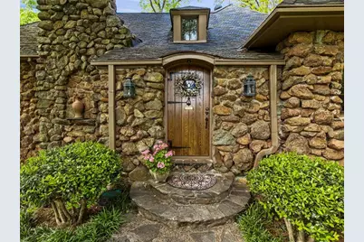 1050 E Club Lane NE, Atlanta, GA 30319 - Photo 20