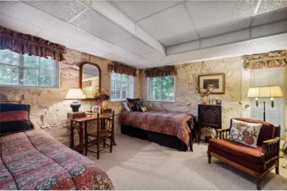 1050 E Club Lane NE, Atlanta, GA 30319 - Photo 12