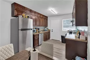 1204 Lakeview Dr NW, Conyers, GA 30012 - Photo 6