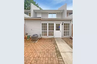 1098 Eastview Circle NE, Conyers, GA 30012 - Photo 8