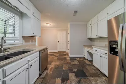 228 Amour Way SW, Lilburn, GA 30047 - Photo 4