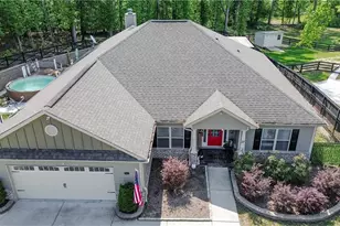 27 Creekside Dr, Winder, GA 30680 - Photo 2