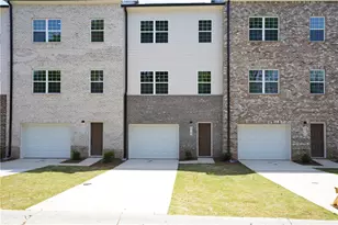 4962 Villager Ln, Stone Mountain, GA 30083 - Photo 4
