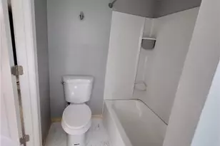 1050 Waterworks, Commerce, GA 30529 - Photo 6