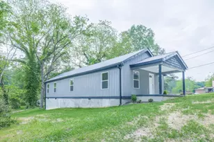 11 Cloverhurst Dr, Toccoa, GA 30577 - Photo 2
