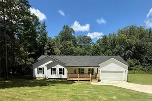 201 Deerfield Ln, Carrollton, GA 30116 - Photo 1