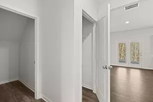 4035 Peregrine Wy, Gainesville, GA 30506 - Photo 4