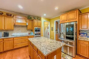 6416 Hickory Springs Cir, Hoschton, GA 30548 - Photo 10