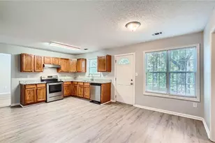 7078 Ravenwood Ln, Lithonia, GA 30038 - Photo 14