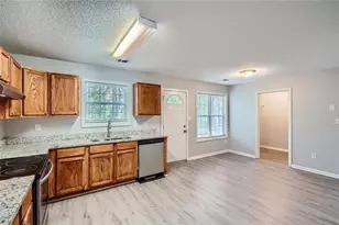 7078 Ravenwood Ln, Lithonia, GA 30038 - Photo 10