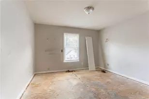 5415 Twin Lakes Dr, Atlanta, GA 30349 - Photo 10