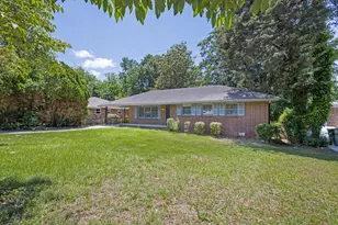 2261 Star Mist Dr SW, Atlanta, GA 30311 - Photo 2