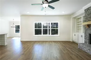 1024 Red Oak Blvd, Loganville, GA 30052 - Photo 8