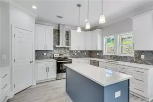 1226 Bloomsbury Ln, Gainesville, GA 30501 - Photo 10