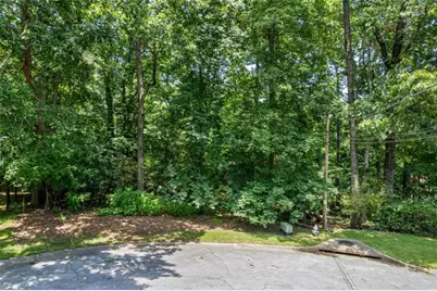 5018 Castlewood Drive, Lilburn, GA 30047 - Photo 8