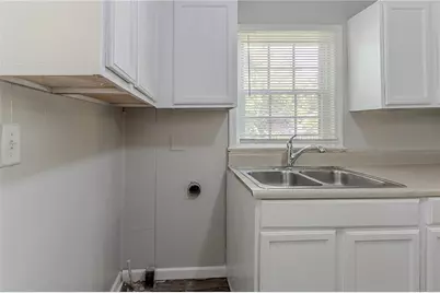 2239 Carey Drive SE, Atlanta, GA 30315 - Photo 8