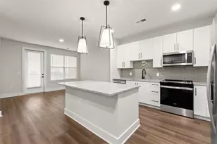 2648 Sandy Plains Rd, Marietta, GA 30066 - Photo 2