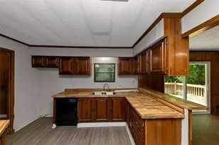 2017 S Deshon Rd, Lithonia, GA 30058 - Photo 10