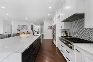 330 Longvue Ct, Johns Creek, GA 30097 - Photo 10