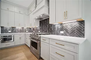 202 Dawson Dr, Woodstock, GA 30188 - Photo 10